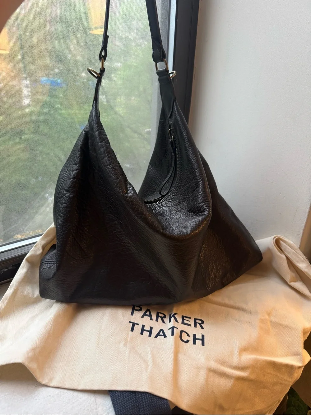 Parker Thatch Maurice Hobo - Black broken-in leather